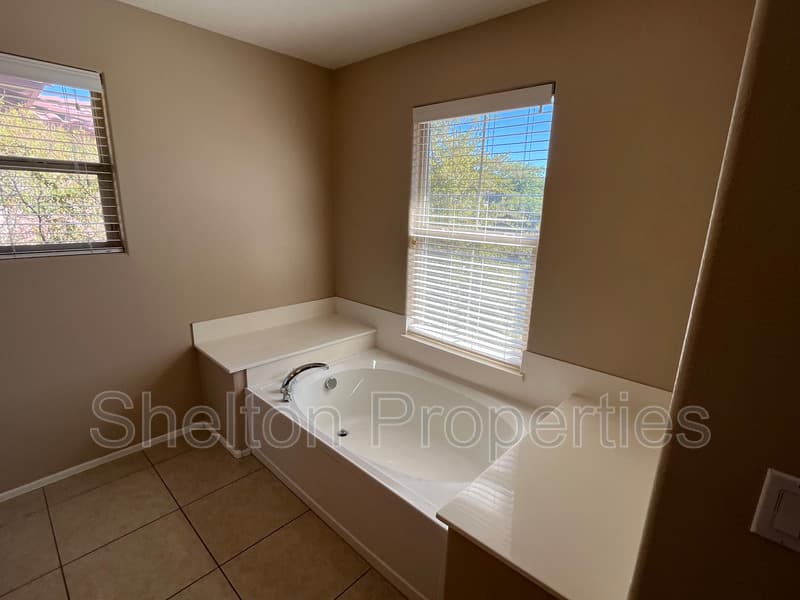 Buckeye House: 2958 N Clanton St