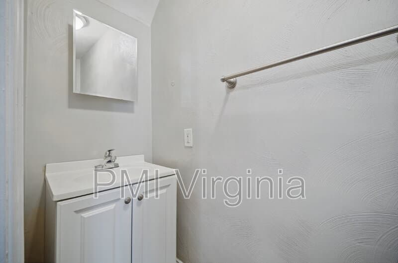 Portsmouth Condo: 16 Connor Pl
