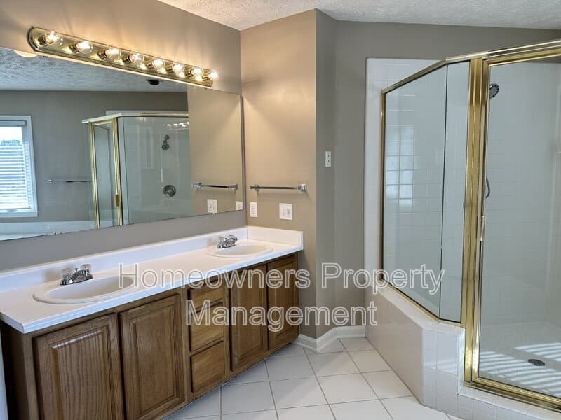 Fayetteville House: 6521 Ryefield Dr