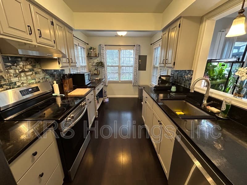 Virginia Beach House: 1275 Hillock Crossing