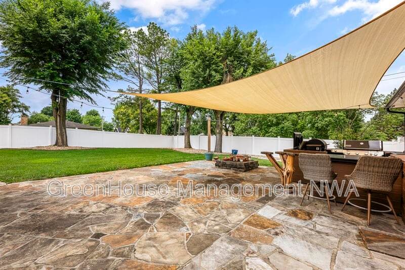Bentonville House: 1609 SW 2nd Street
