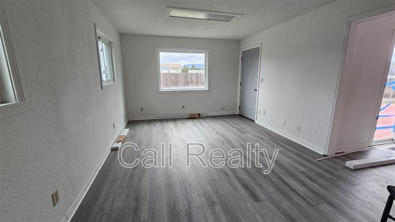 Spokane Valley House: 224 N Conklin Rd