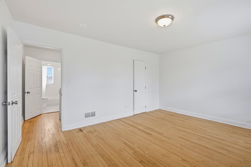 Baltimore Townhome: 3770 Ravenwood Avenue