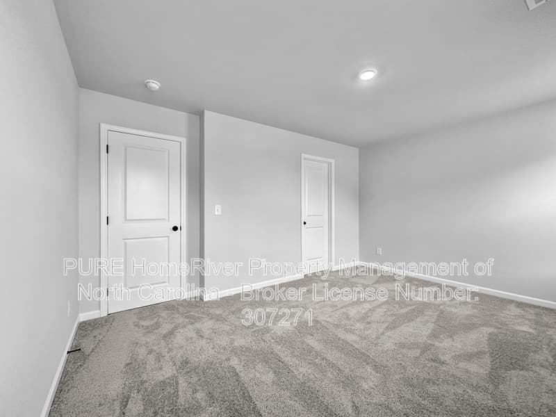 Angier House: 32 Foxton Pl