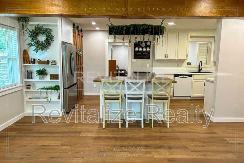 Mobile House: 1480 Repoll Rd