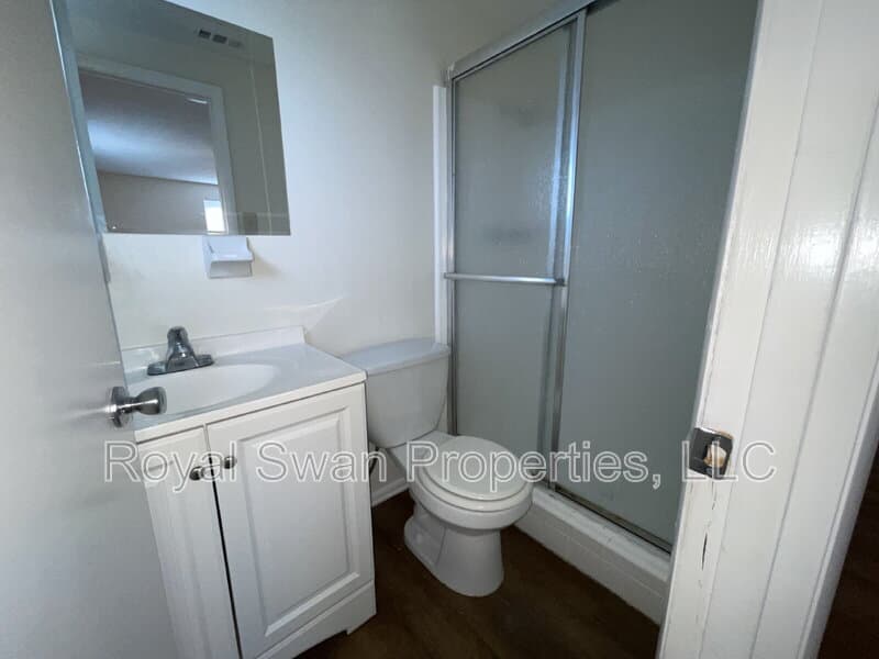 Lakeland House: 303 Thornwood Way