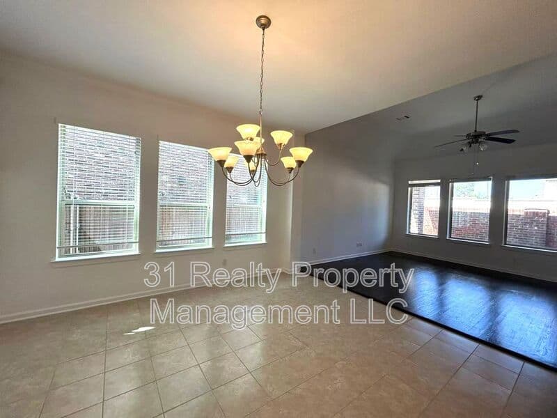 Richardson House: 1134 Alpine Dr