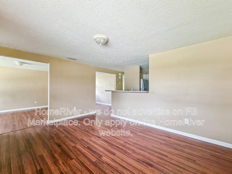 Jacksonville House: 9525 Spottswood Rd