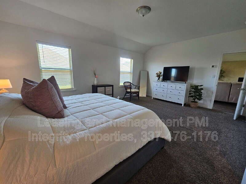 Zachary House: 727 LAMBOT AVE