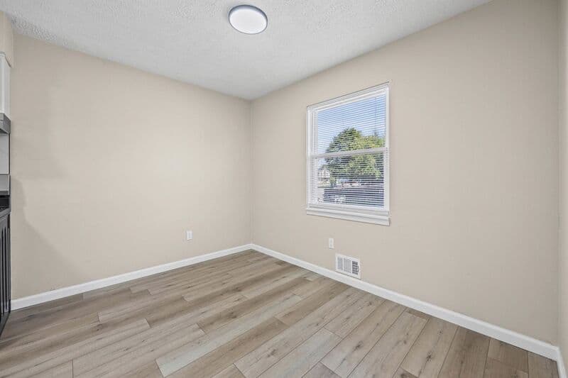 Bloomfield Apartment: 14 Elm Street