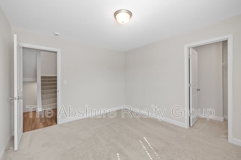 Fuquay-Varina House: 1511 Woodland Knoll Court
