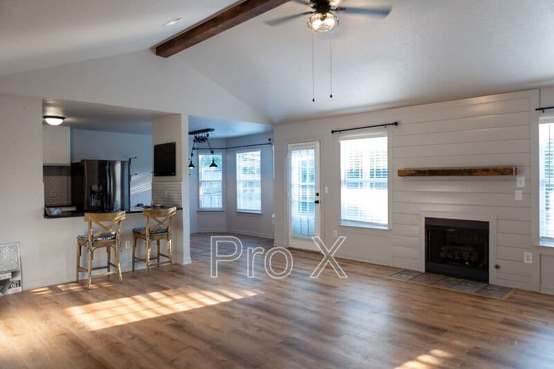Fayetteville House: 833 S Eastview Drive