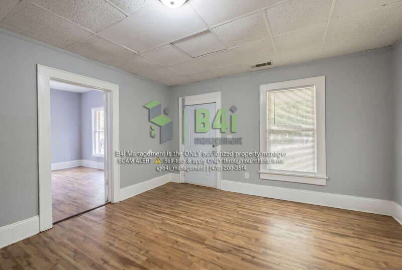 Macon House: 1240 Rocky Creek Rd