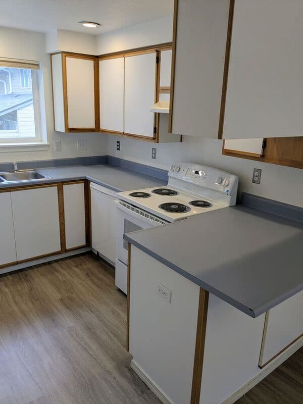 Tualatin Townhome: 17987 SW 115th Ave