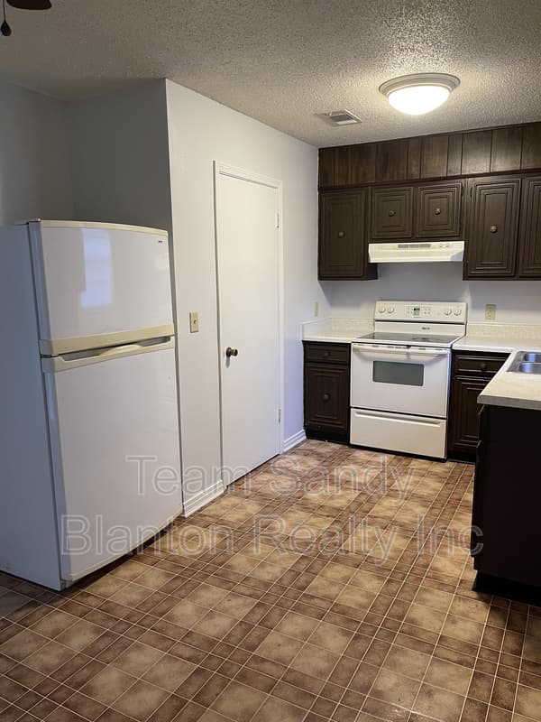 Pace House: 4240 Del Almirante Circle