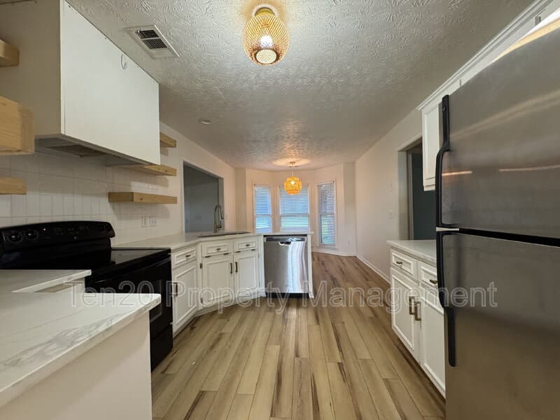 Columbus House: 6009 Creek Stone Court