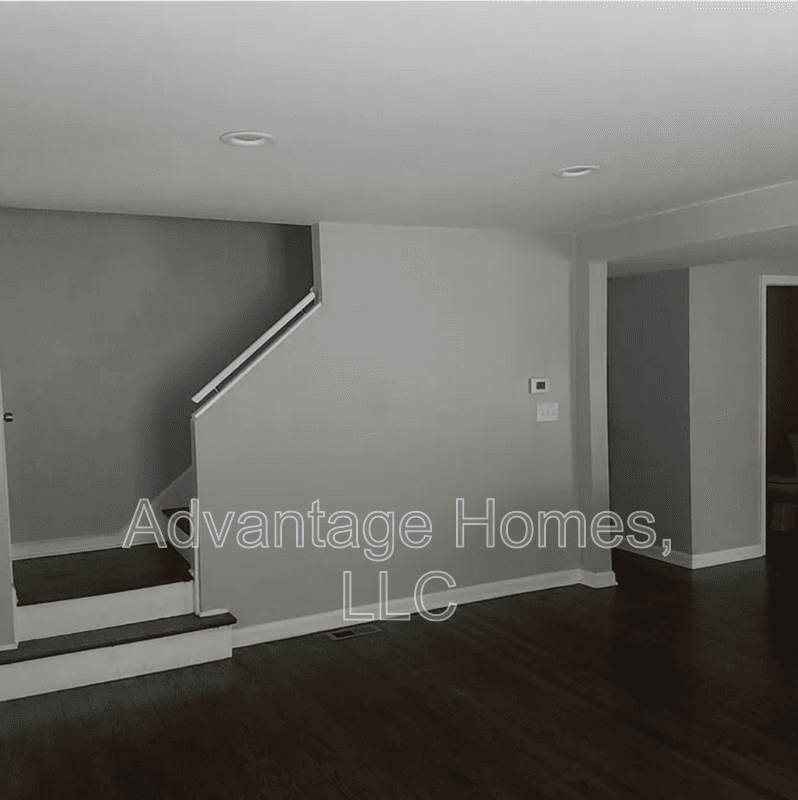 Kansas City House: 415 East 63rd Ter