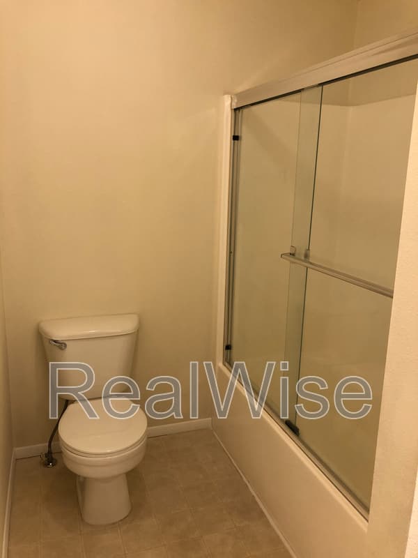 Redmond House: 1914 NW Elm Ave