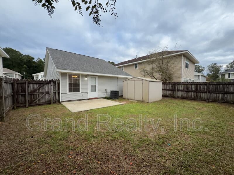 Milton House: 6299 Cottage Woods Dr