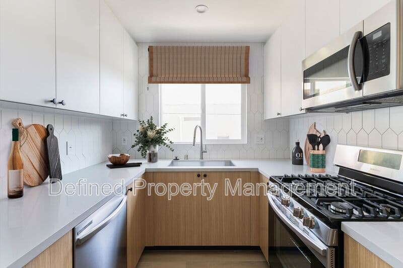 Los Angeles Condo: 5358 Loma Linda Ave