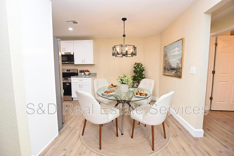 Lakeland Condo: 1111 Mercury Dr E