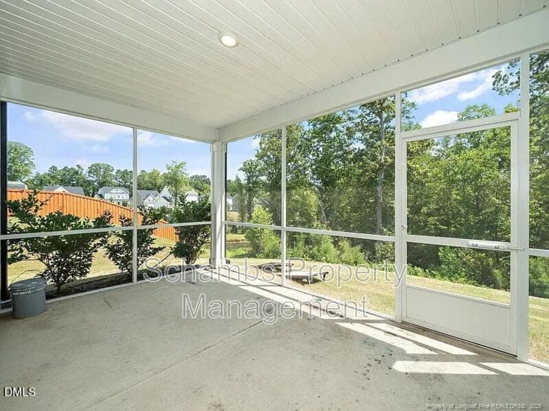 Fuquay Varina House: 1425 Queen Trigger Dr