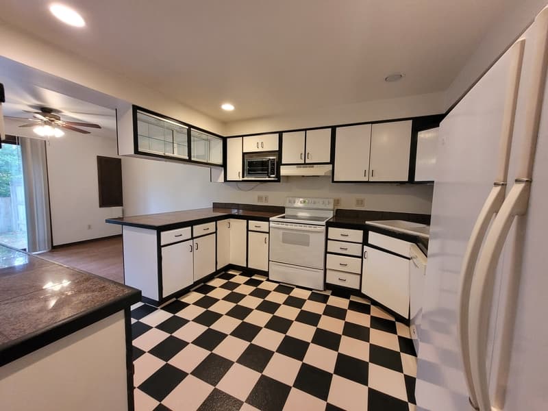 Appleton Condo: 1401-1403 North Birchwood Avenue - 1401