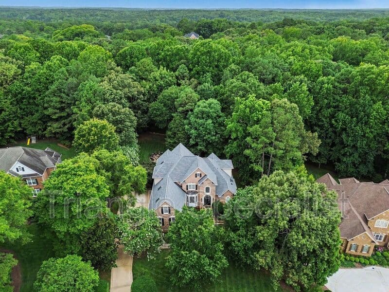 Raleigh House: 6121 Carlyle Drive