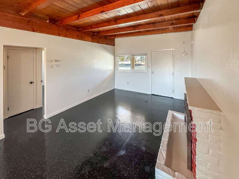 Richmond House: 1526 Visalia Avenue