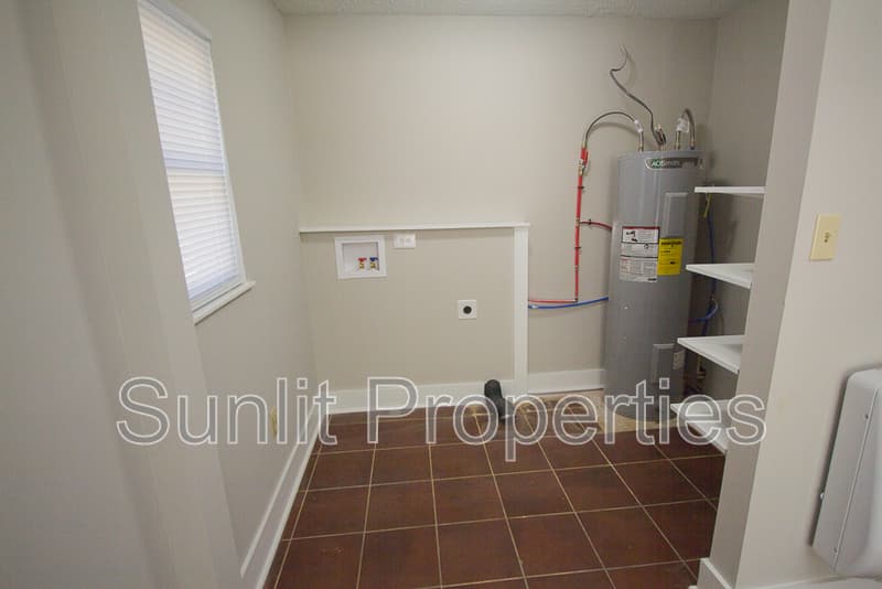 Athens House: 2590 Danielsville Rd