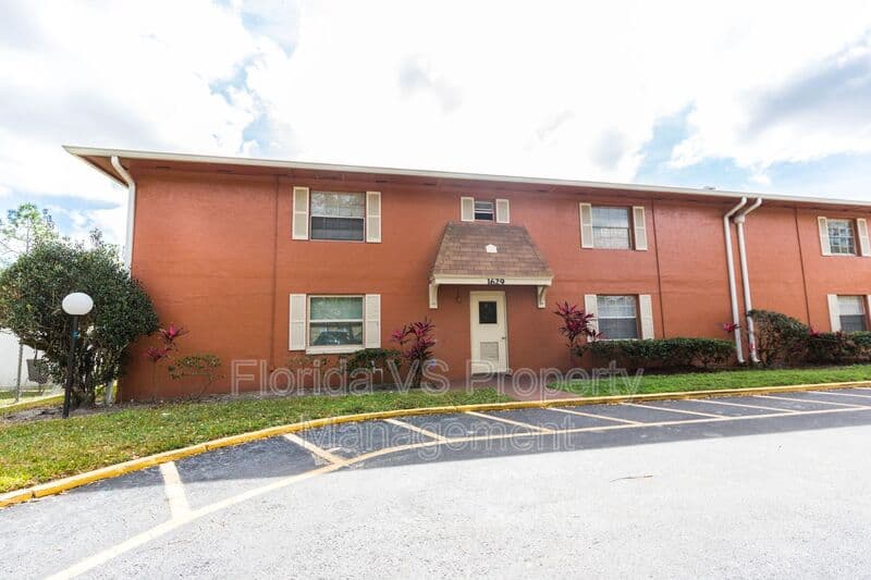 Orlando Condo: 1629 West Oak Ridge Rd