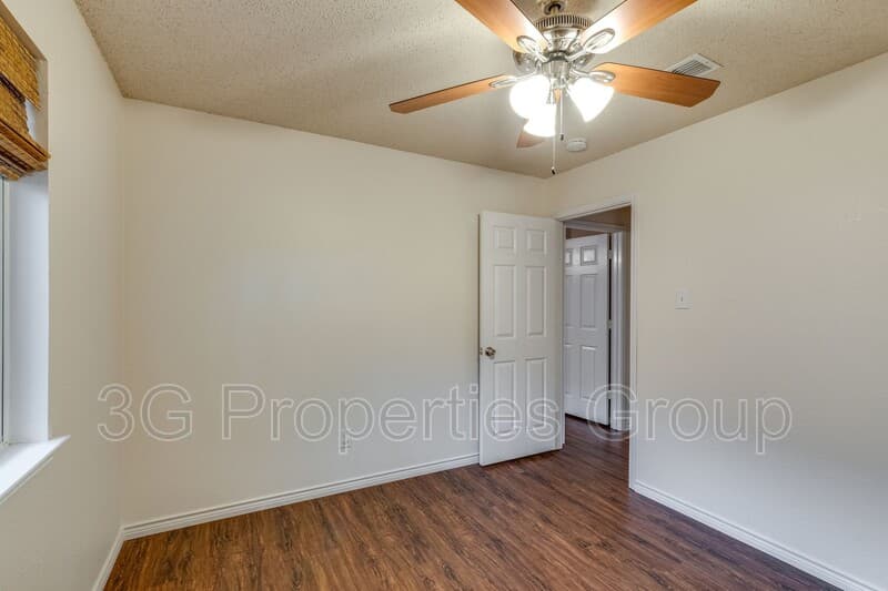 Little Elm House: 1561 Knottingham Drive