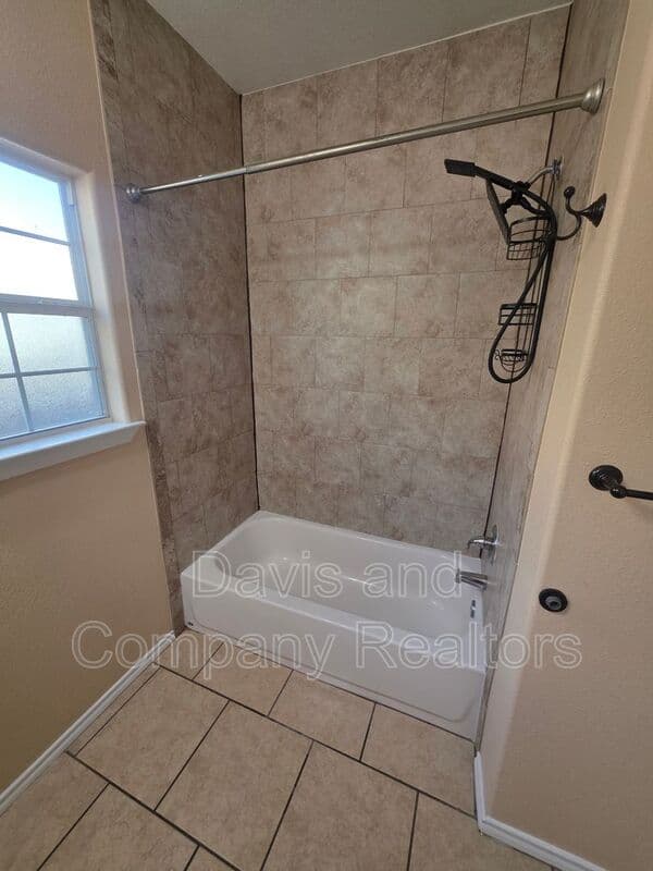 Midland Condo: 200 Mitchell St