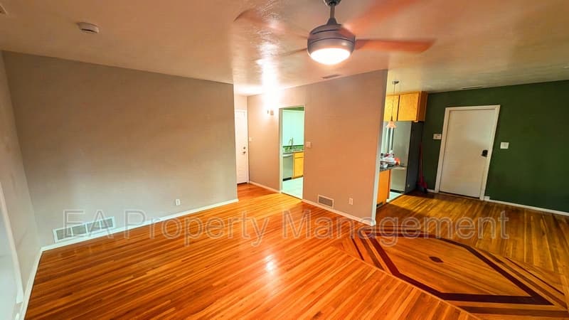 Albuquerque House: 2837 Palomas Dr NE