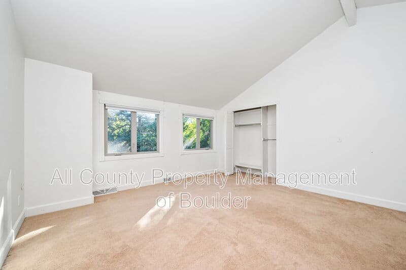 Boulder House: 4453 Pali Way