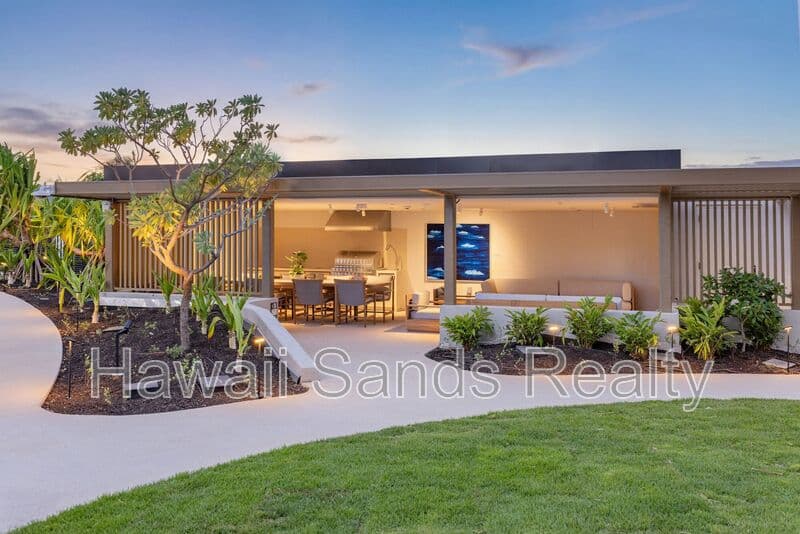 Honolulu House: 333 Ward Ave