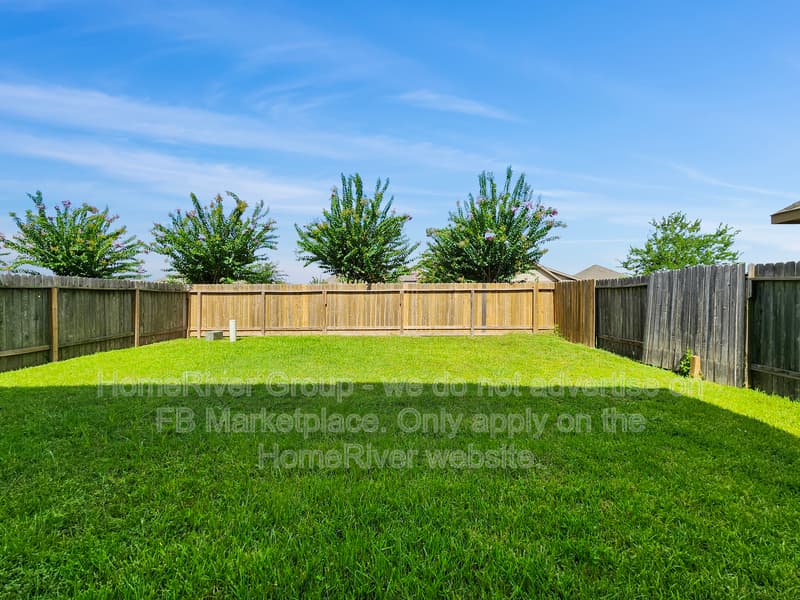 Houston House: 10311 Urban Oak Trl