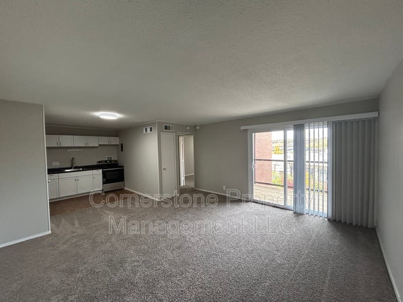 Lawrence Condo: Campus View Apartments