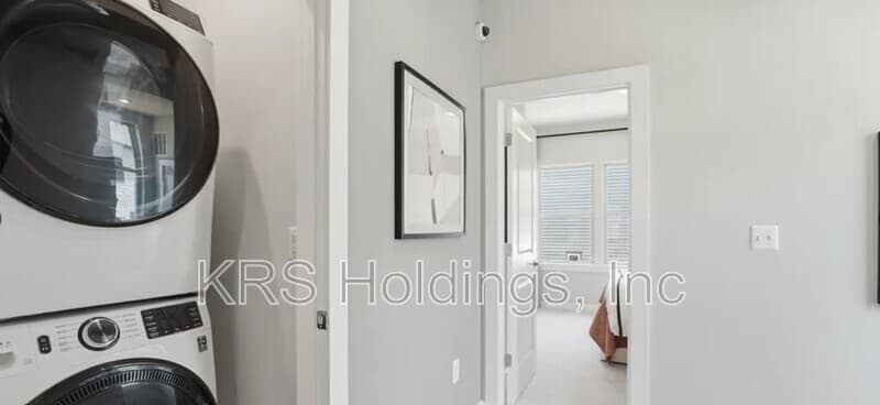 Woodbridge Townhome: 3738 District Dr.