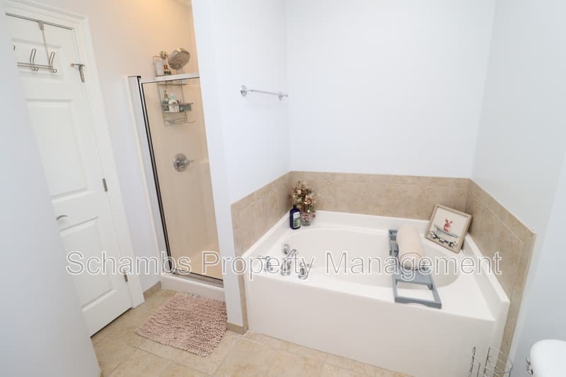 Cary Condo: 933 Portstewart Dr