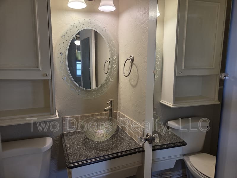Midwest City House: 3225 N. Ridgewood Dr.