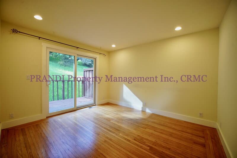 Novato Condo: 839 Reichert Ave