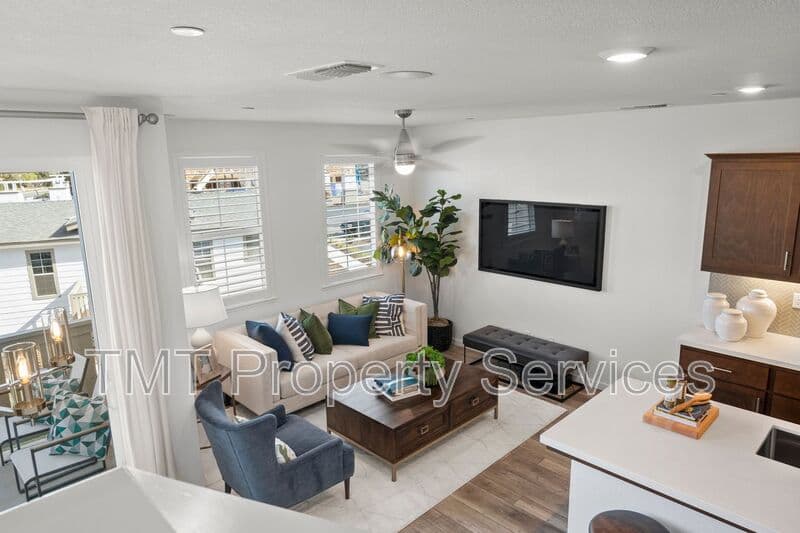 Sacramento Townhome: 31 Advantage Court