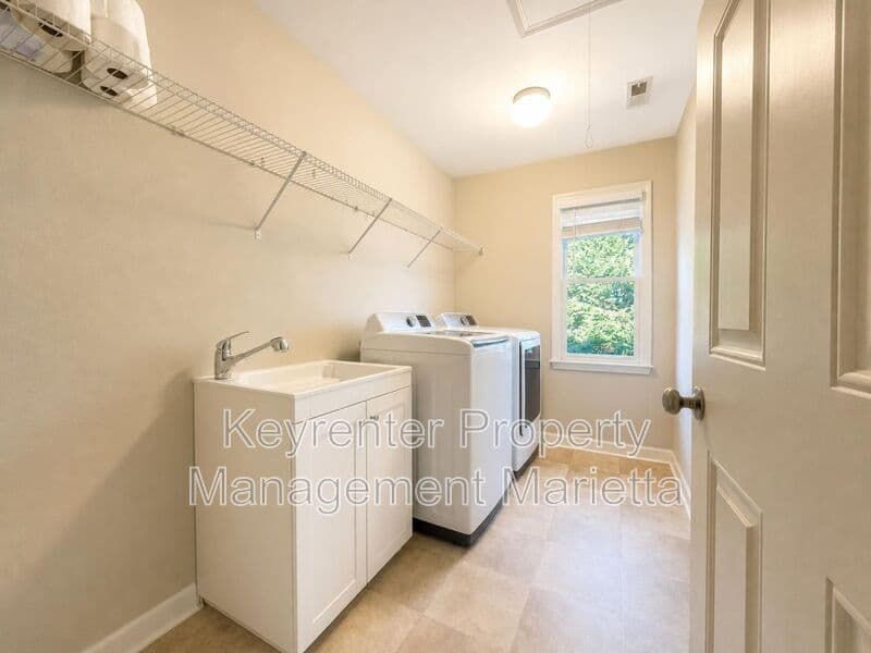 Marietta House: 302 Rosemont Park Ln