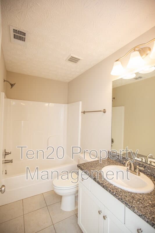 Columbus House: 6061 Townes Way