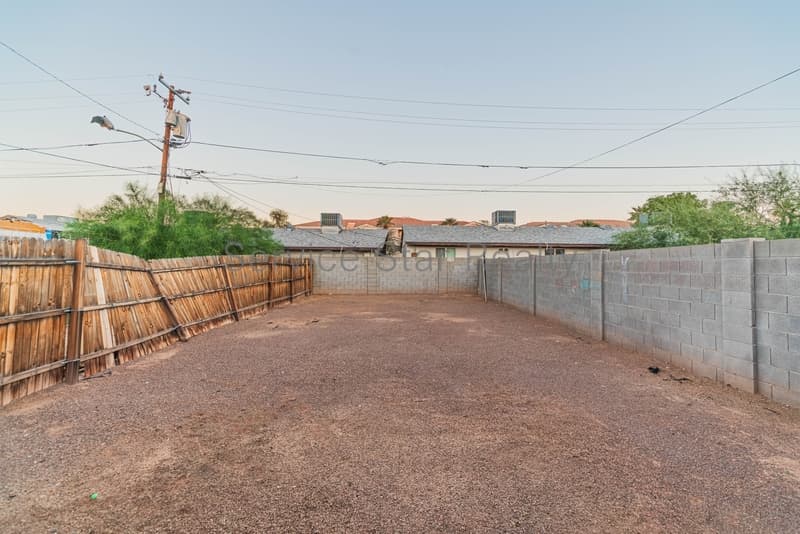 Phoenix House: 337 N 15th Ave