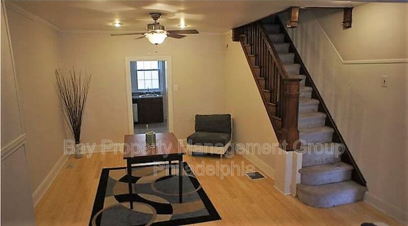 Philadelphia House: 128 Jamestown Ave
