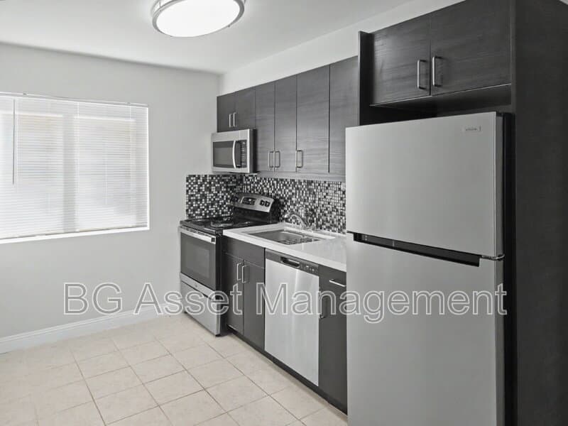 Oakland Condo: 480 Crescent Street