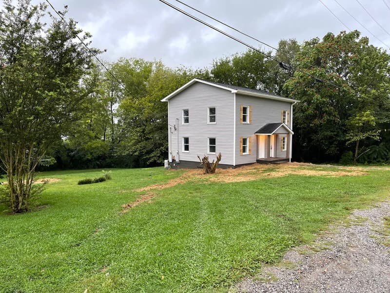 Louisville House: 1719 Airline Dr
