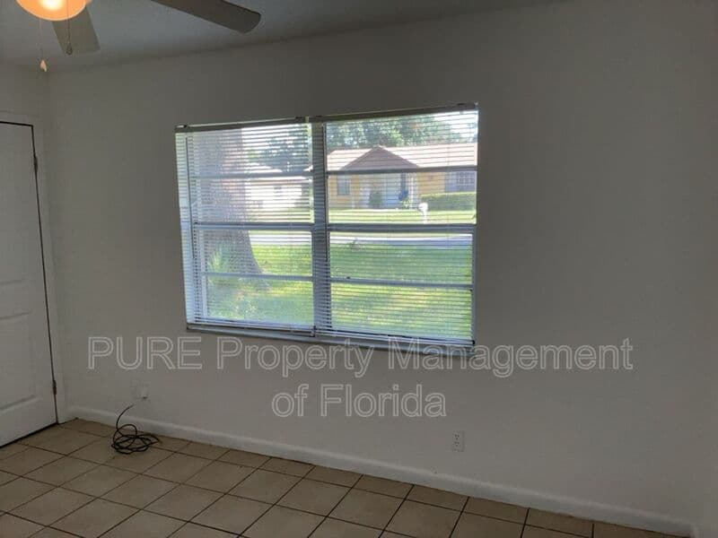 Ocala House: 5714 SE 4th Street